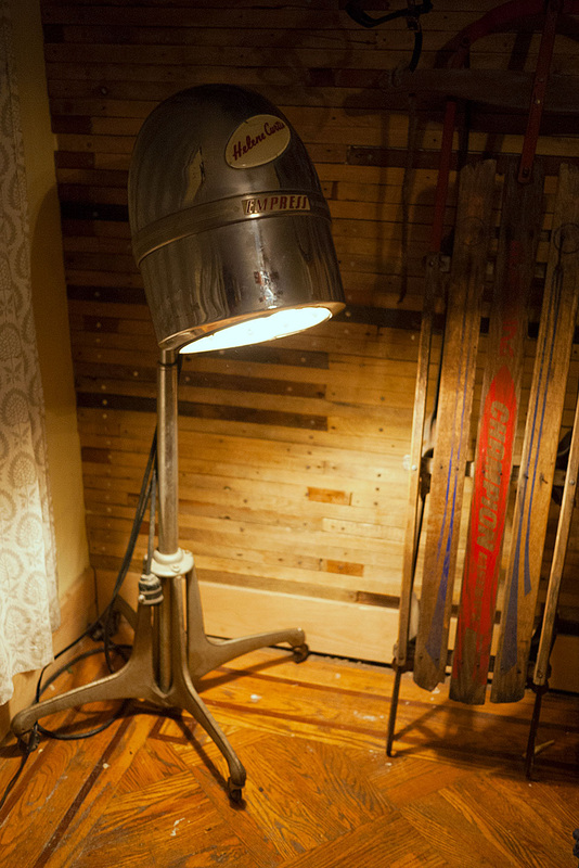 Turn a Vintage Salon Hair Dryer into a Lamp. - Do Everything Yourself